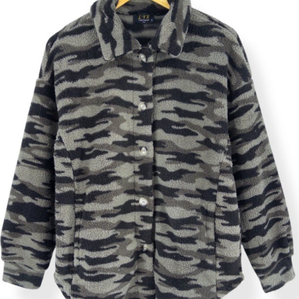 LTX Women’s Camouflage  fleece Shacket - Black and Gray